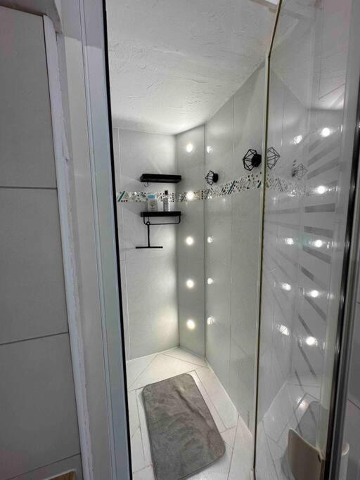 Apartment T2 Mezzanine 300m Narbonne