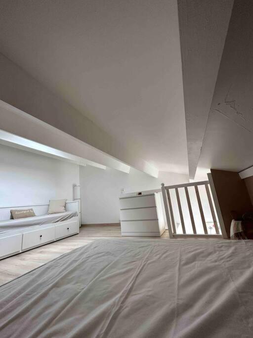 T2 Mezzanine 300m *