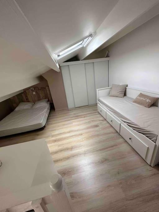 T2 Mezzanine 300m Apartment Narbonne